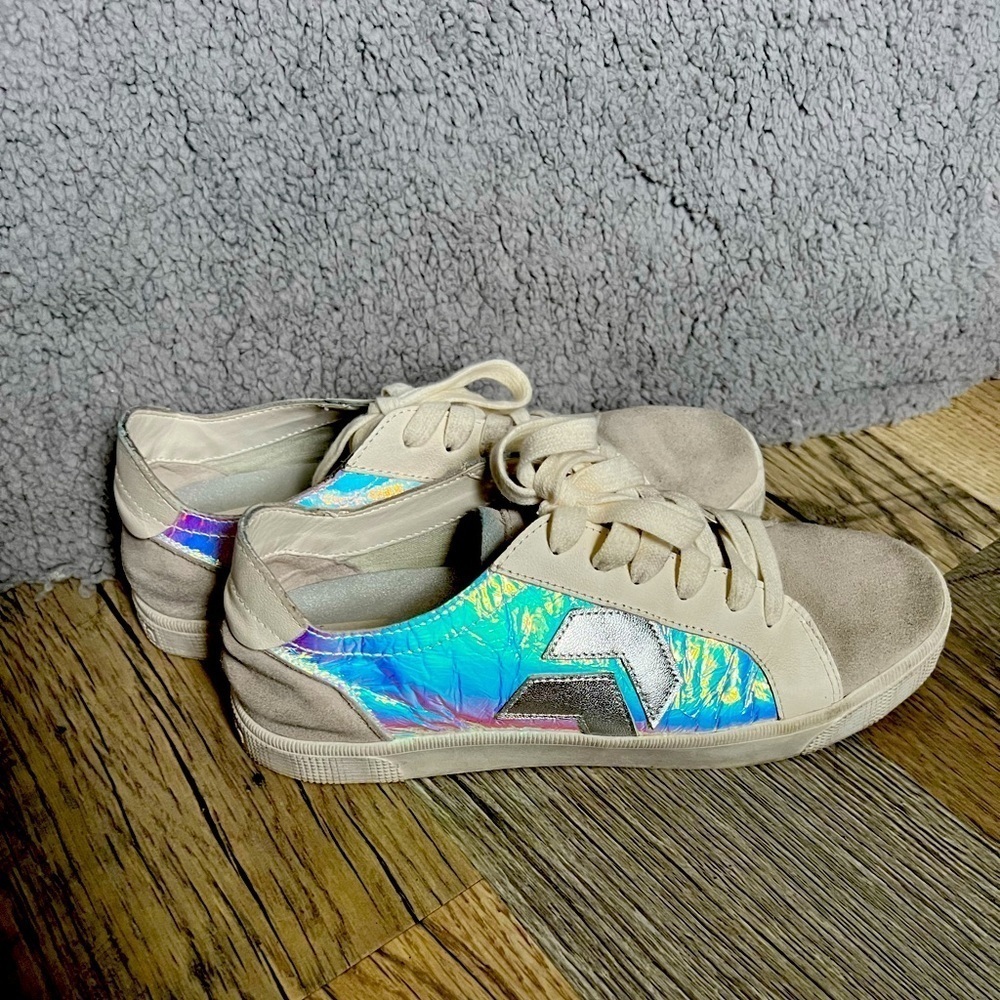Dolce Vita Zaga Silver Iridescent Leather Sneaker size 10